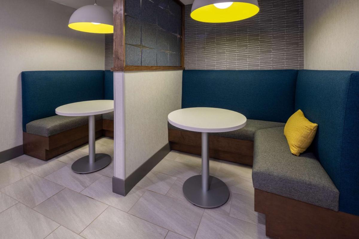 Hampton Inn Asheville-Tunnel Road - image 5