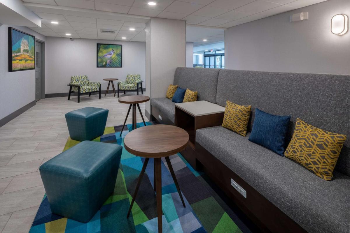 Hampton Inn Asheville-Tunnel Road - image 6