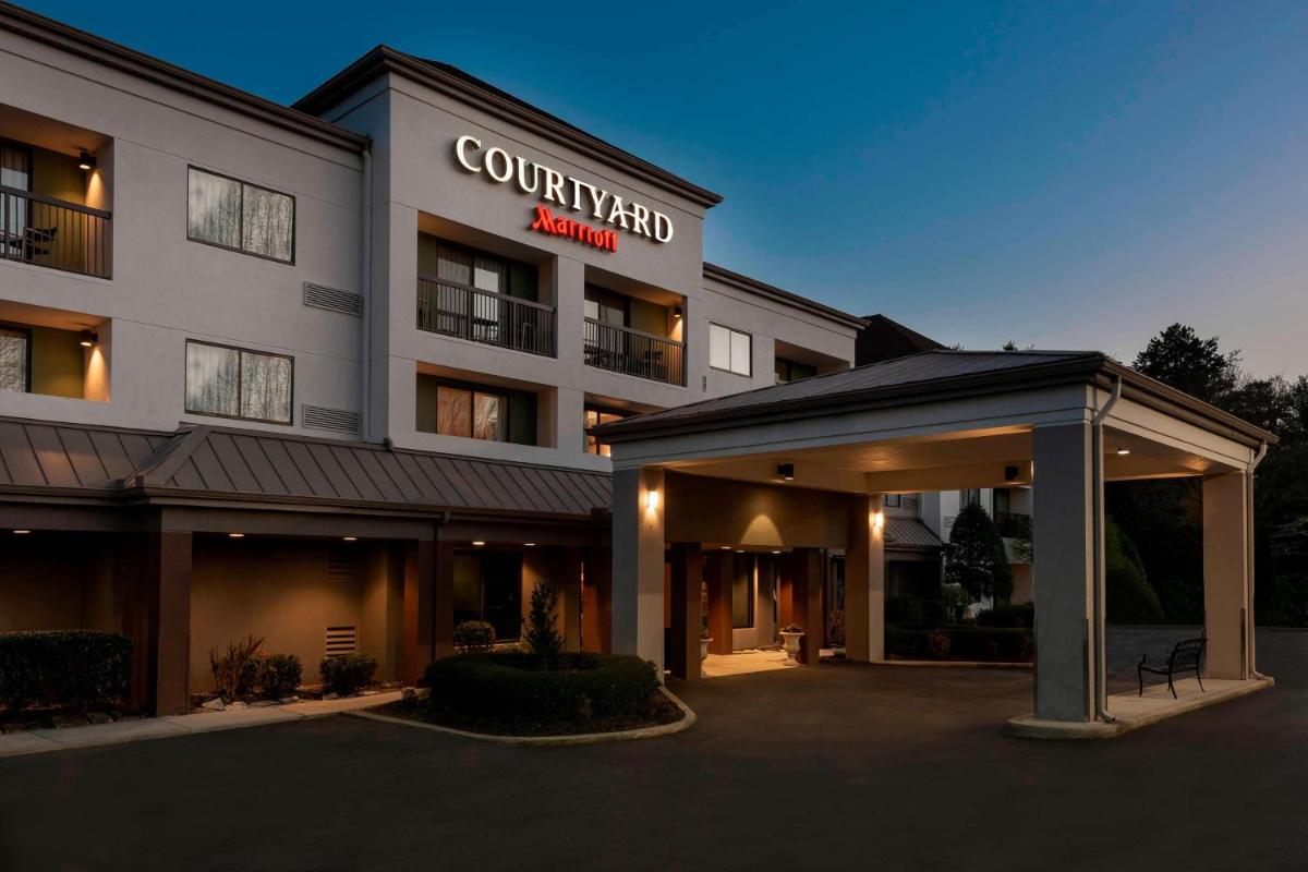 Courtyard Asheville - main image
