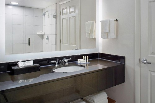 Fairfield by Marriott Inn & Suites Asheville Outlets - image 14