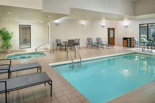 Fairfield by Marriott Inn & Suites Asheville Outlets - image 17