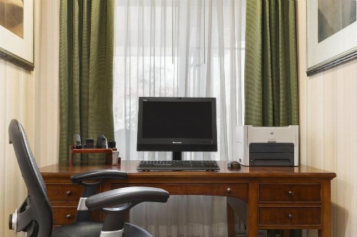 Country Inn & Suites by Radisson Asheville at Asheville Outlet Mall NC - image 13