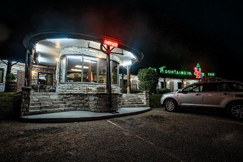The Mountaineer Inn - Asheville - image 6