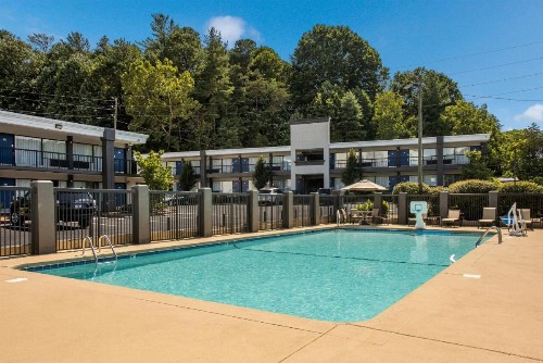 Best Western Asheville Tunnel Road - image 10