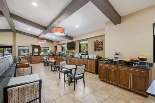 Best Western Asheville Tunnel Road - image 22