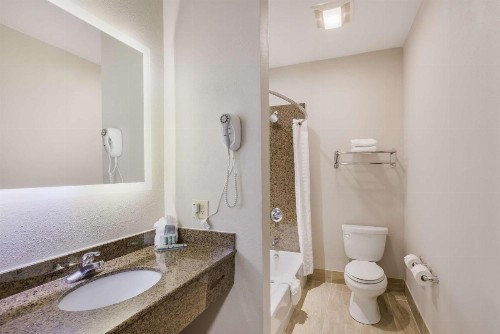 Best Western Asheville Tunnel Road - image 27
