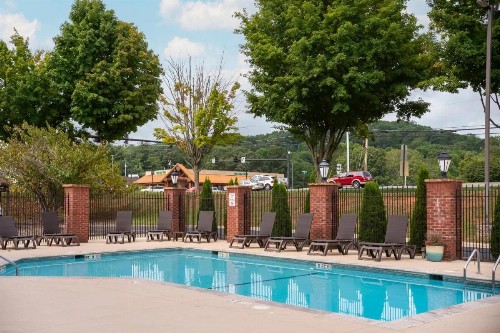 Comfort Suites Outlet Center - image 22