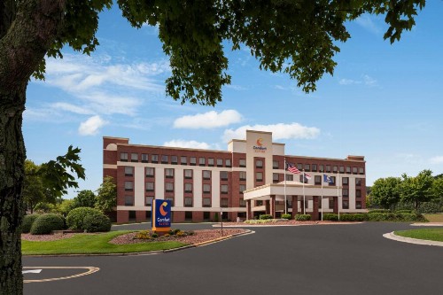 Comfort Suites Outlet Center - image 34