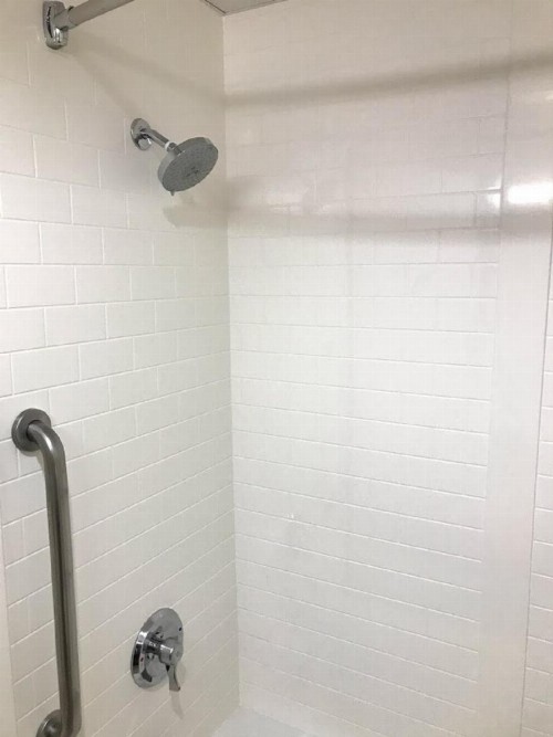Comfort Suites Outlet Center - image 36
