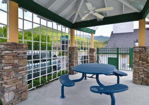 Quality Inn & Suites Biltmore East - image 14
