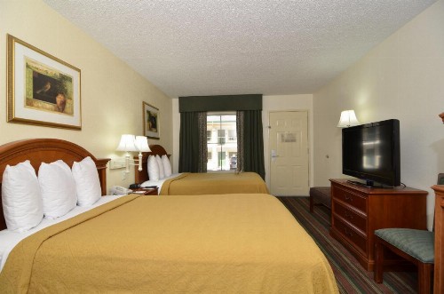 Quality Inn & Suites Biltmore East - image 17