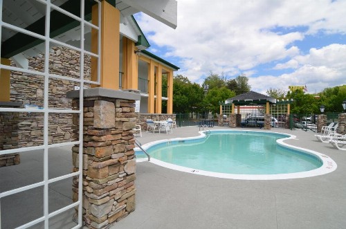 Quality Inn & Suites Biltmore East - image 19