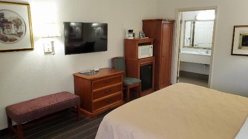 Quality Inn & Suites Biltmore East - image 24