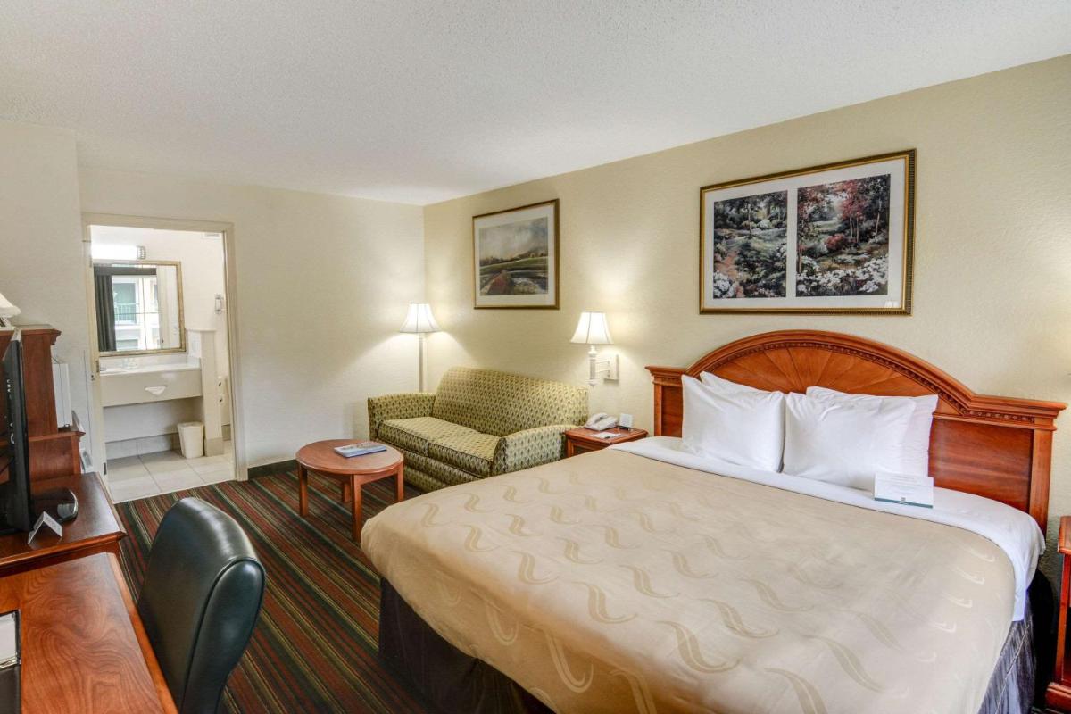 Quality Inn & Suites Biltmore East - image 5