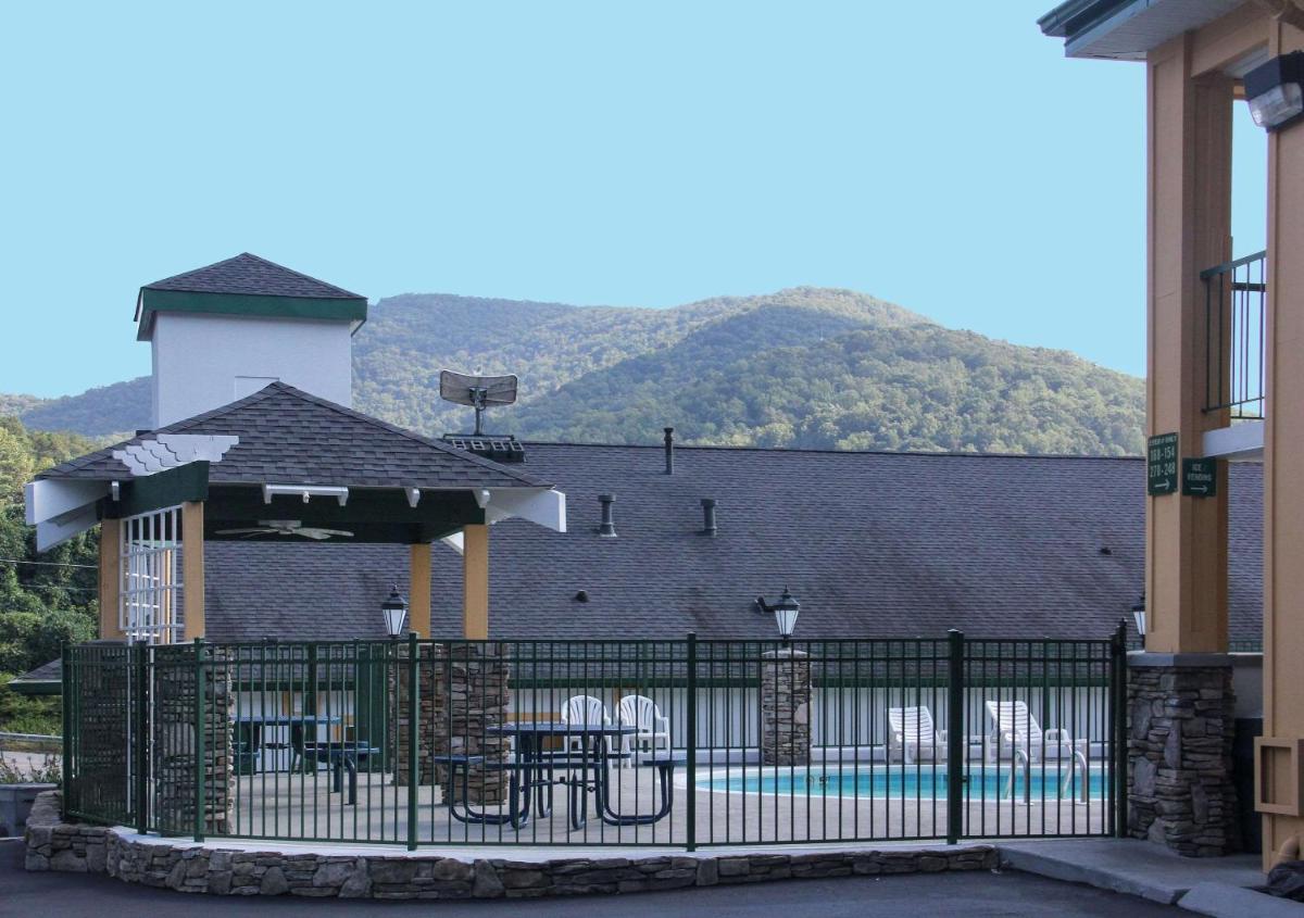 Quality Inn & Suites Biltmore East - image 7