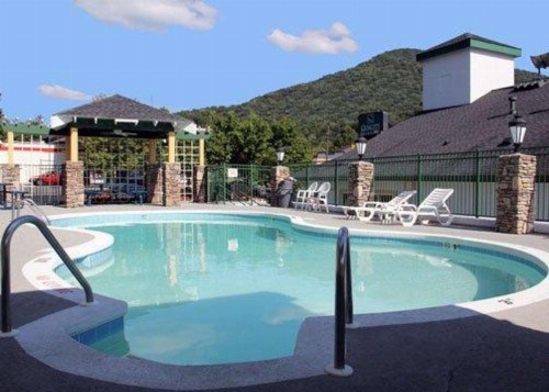 Quality Inn & Suites Biltmore East - image 8