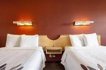 Red Roof Inn Asheville West - image 14