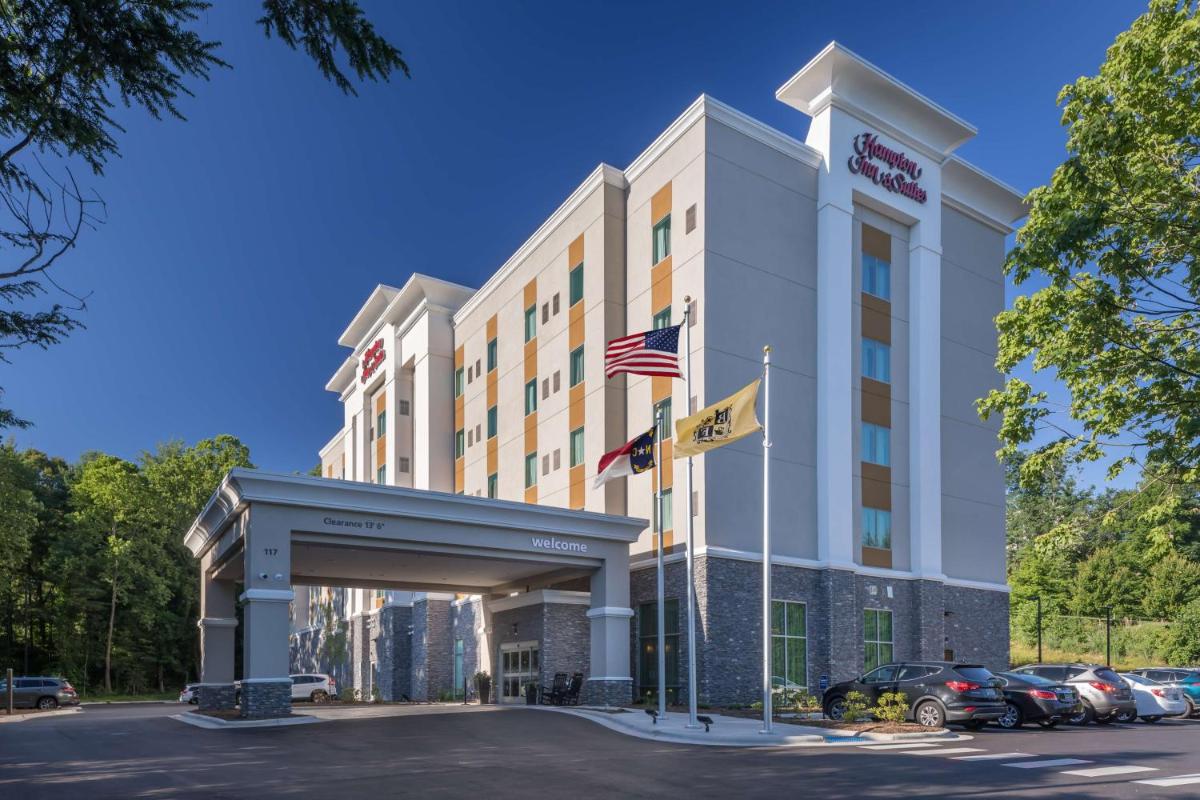 Hampton Inn & Suites-Asheville Biltmore Village NC - main image