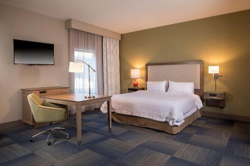 Hampton Inn & Suites-Asheville Biltmore Village NC - image 17