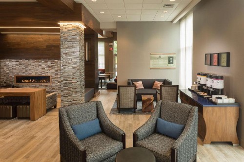Hampton Inn & Suites-Asheville Biltmore Village NC - image 23
