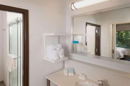 Hampton Inn & Suites-Asheville Biltmore Village NC - image 24