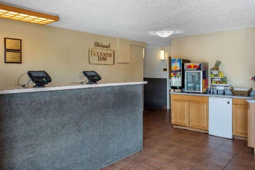 Rodeway Inn - image 14