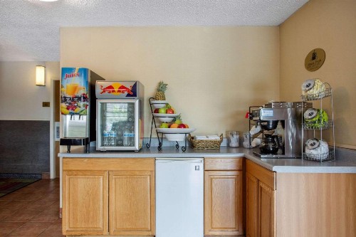 Rodeway Inn - image 22