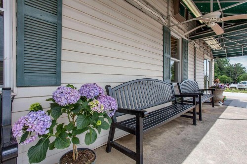 Rodeway Inn - image 23