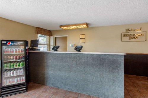 Rodeway Inn - image 6
