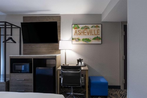 Rodeway Inn & Suites near Outlet Mall - Asheville - image 4