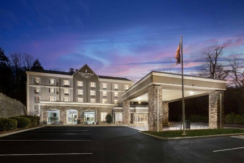 Country Inn & Suites by Radisson Asheville Downtown Tunnel Road NC - image 2