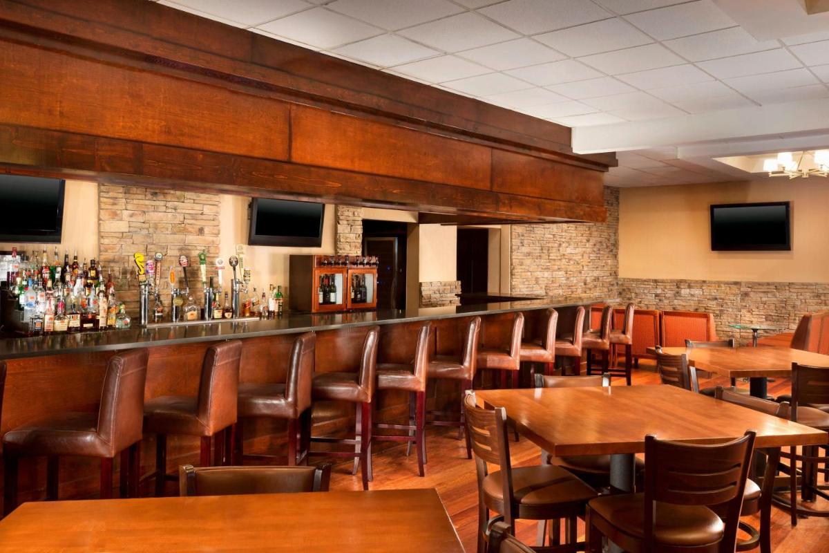 Four Points by Sheraton Asheville Downtown - image 4