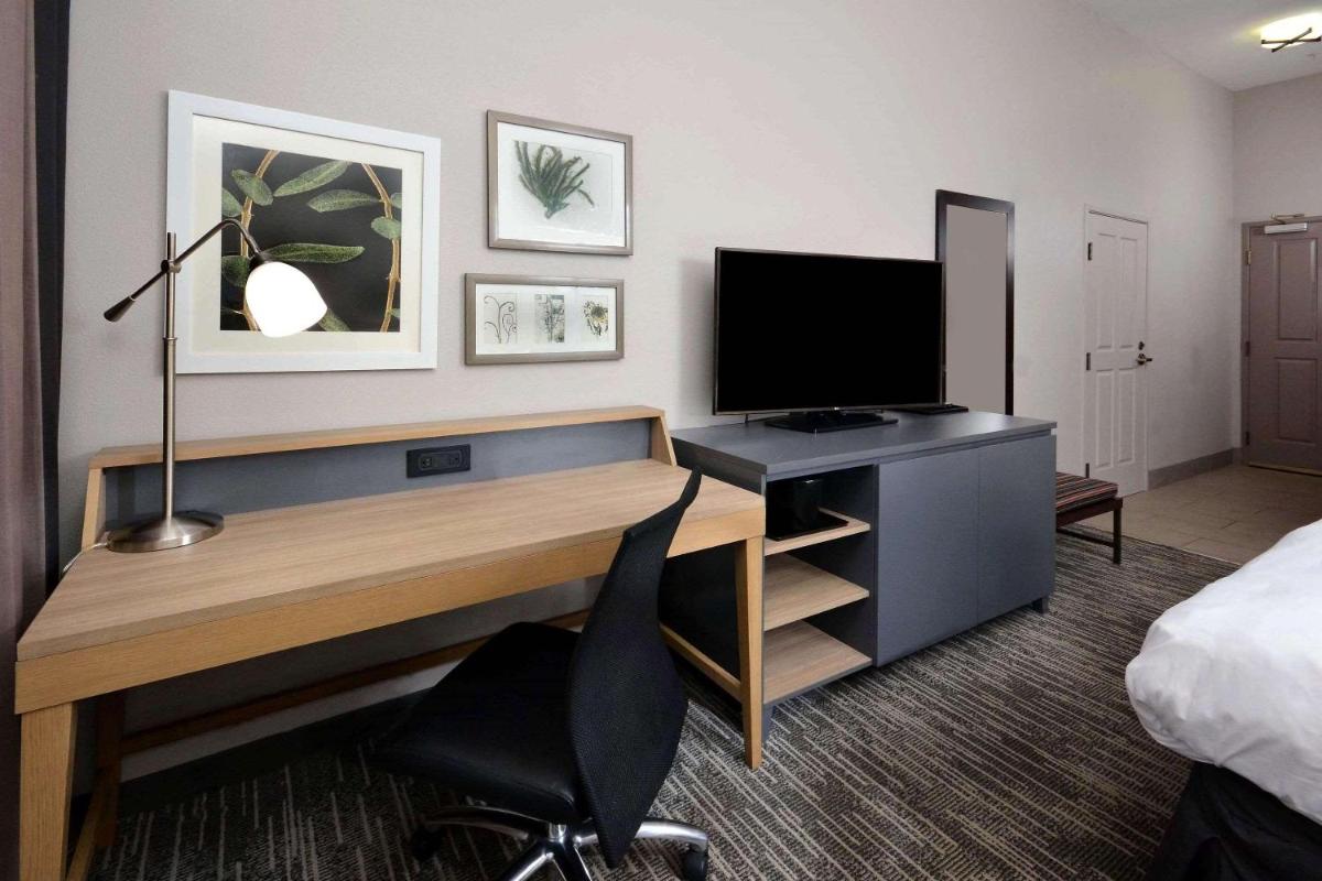 Country Inn & Suites by Radisson Asheville West - image 3