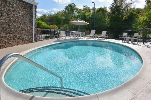 Country Inn & Suites by Radisson Asheville West - image 34