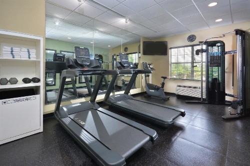 Country Inn & Suites by Radisson Asheville West - image 36