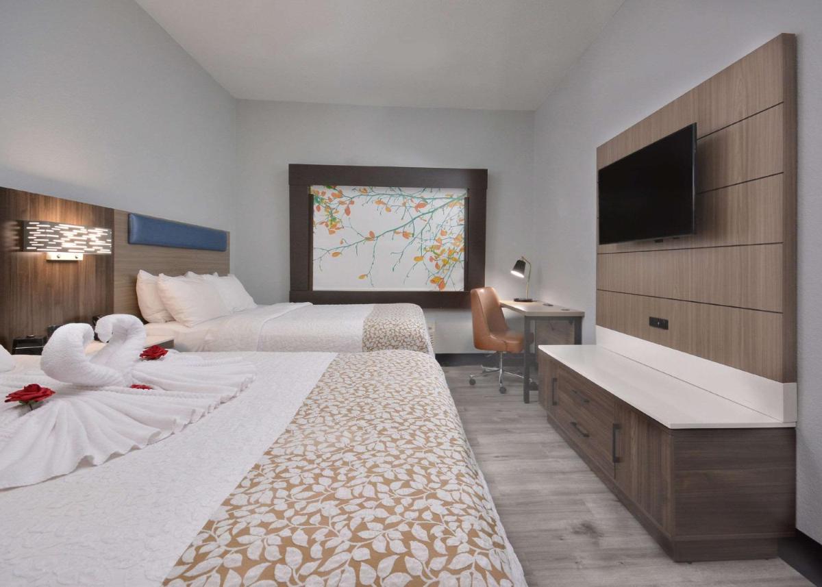 Brookstone Lodge near Biltmore Village Ascend Hotel Collection - image 6