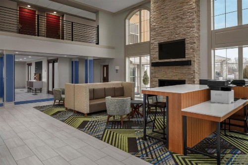 Holiday Inn Express & Suites Asheville SW - Outlet Ctr Area an IHG Hotel - image 12