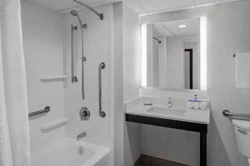 Holiday Inn Express & Suites Asheville SW - Outlet Ctr Area an IHG Hotel - image 5