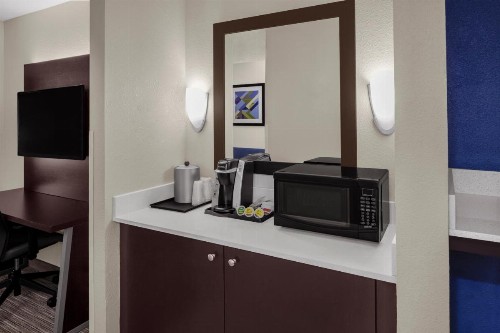 Holiday Inn Express & Suites Asheville SW - Outlet Ctr Area an IHG Hotel - image 6
