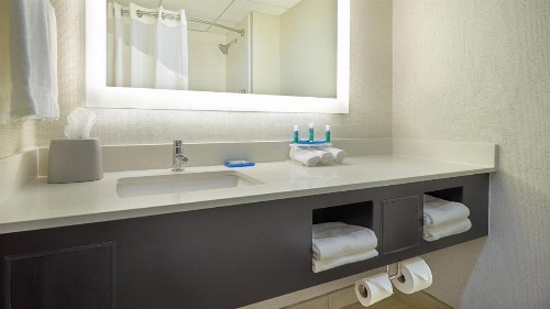 Holiday Inn Express & Suites Asheville SW - Outlet Ctr Area an IHG Hotel - image 7