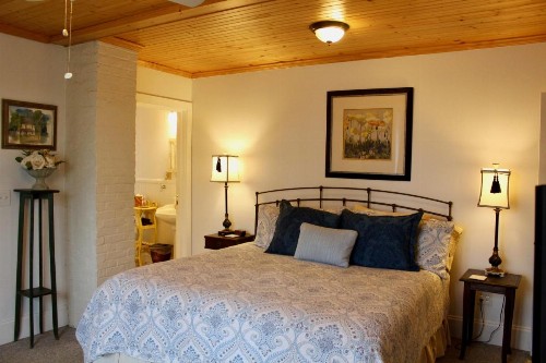 Oakland Cottage Bed and Breakfast - image 29
