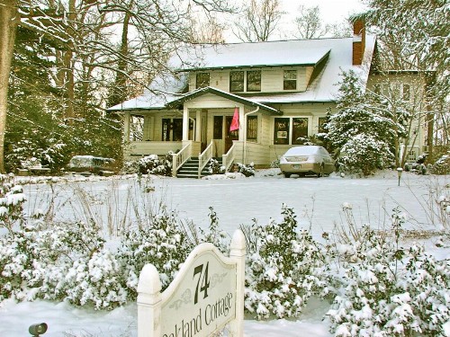 Oakland Cottage Bed and Breakfast - image 43