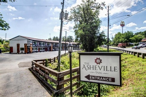 The Asheville Inn - image 23