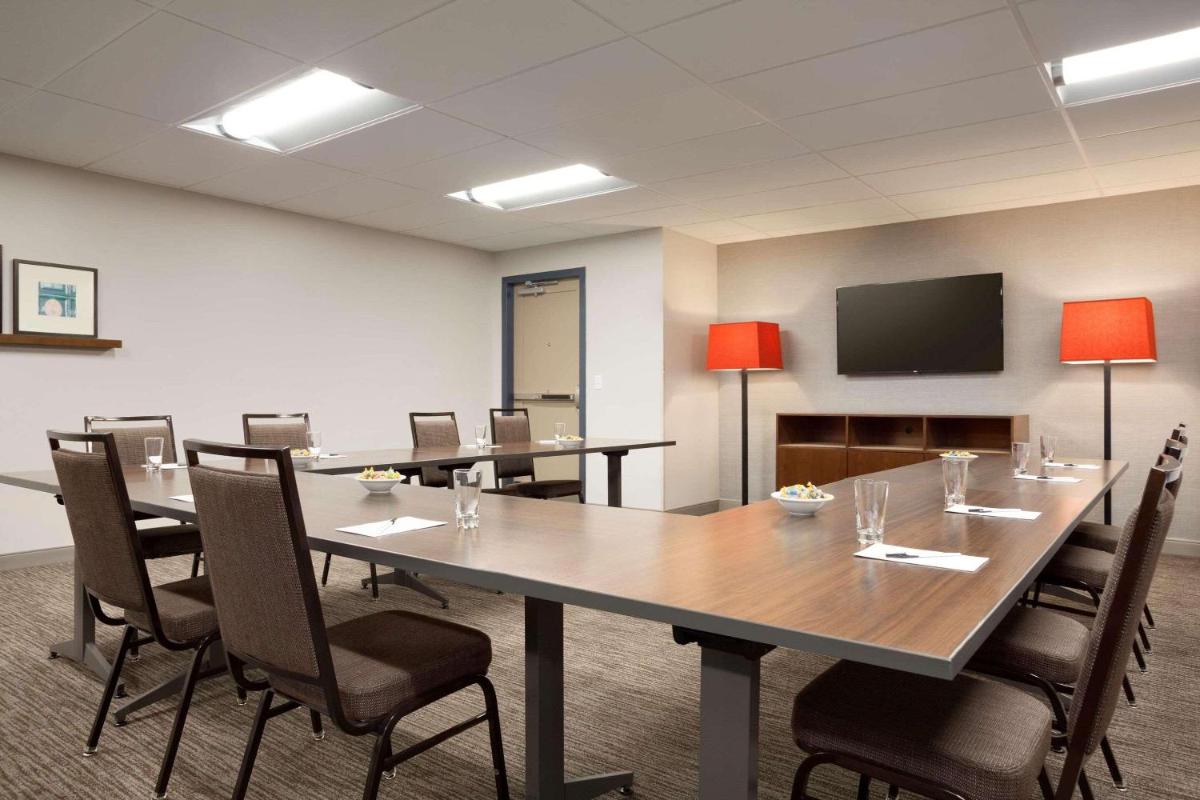 Country Inn & Suites by Radisson Asheville Westgate NC - image 4