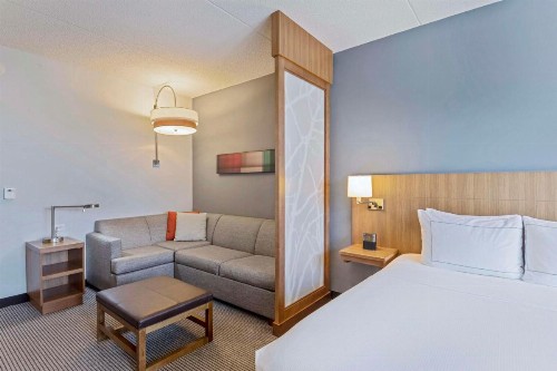 DoubleTree by Hilton Asheville Downtown - image 17