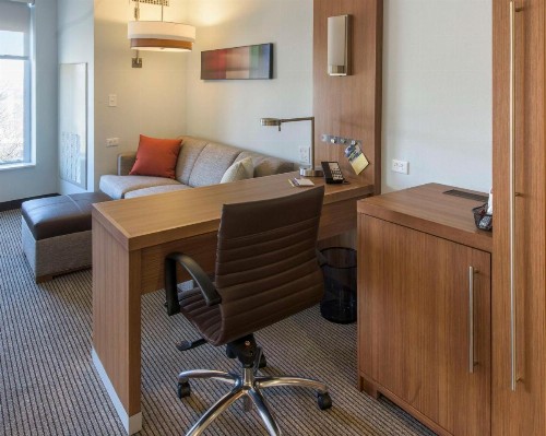 DoubleTree by Hilton Asheville Downtown - image 21