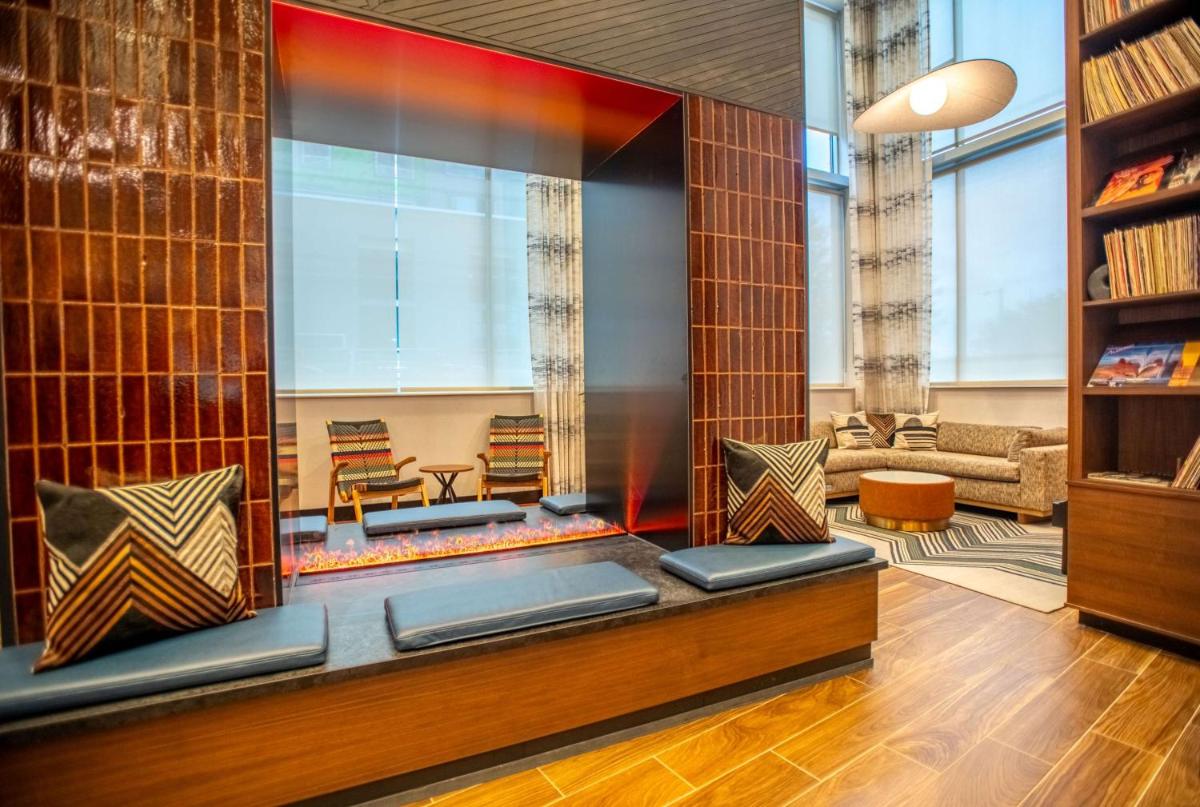 DoubleTree by Hilton Asheville Downtown - image 7