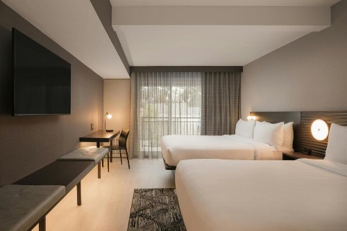 Holiday Inn Hotel & Suites - Asheville-Biltmore Vlg Area an IHG Hotel - image 4