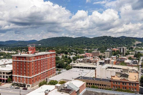 Cambria Hotel Downtown Asheville - image 10