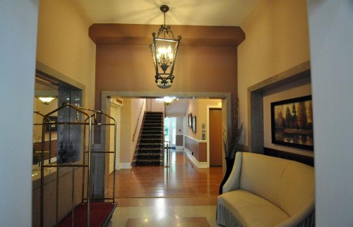 Biltmore Village Hideaway Condo - image 3